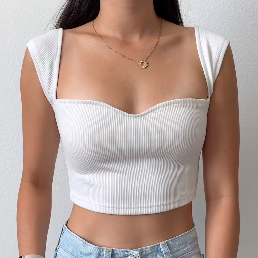 white ribbed sweetheart croptop